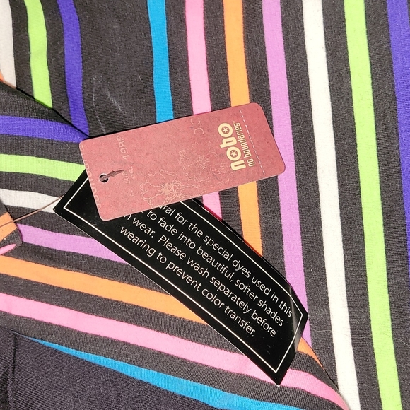 No Boundaries Tub Top - Picture 3 of 4